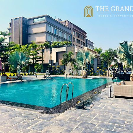 The Grand Arc Hotel & Convention Centre Shahjahanpur Esterno foto