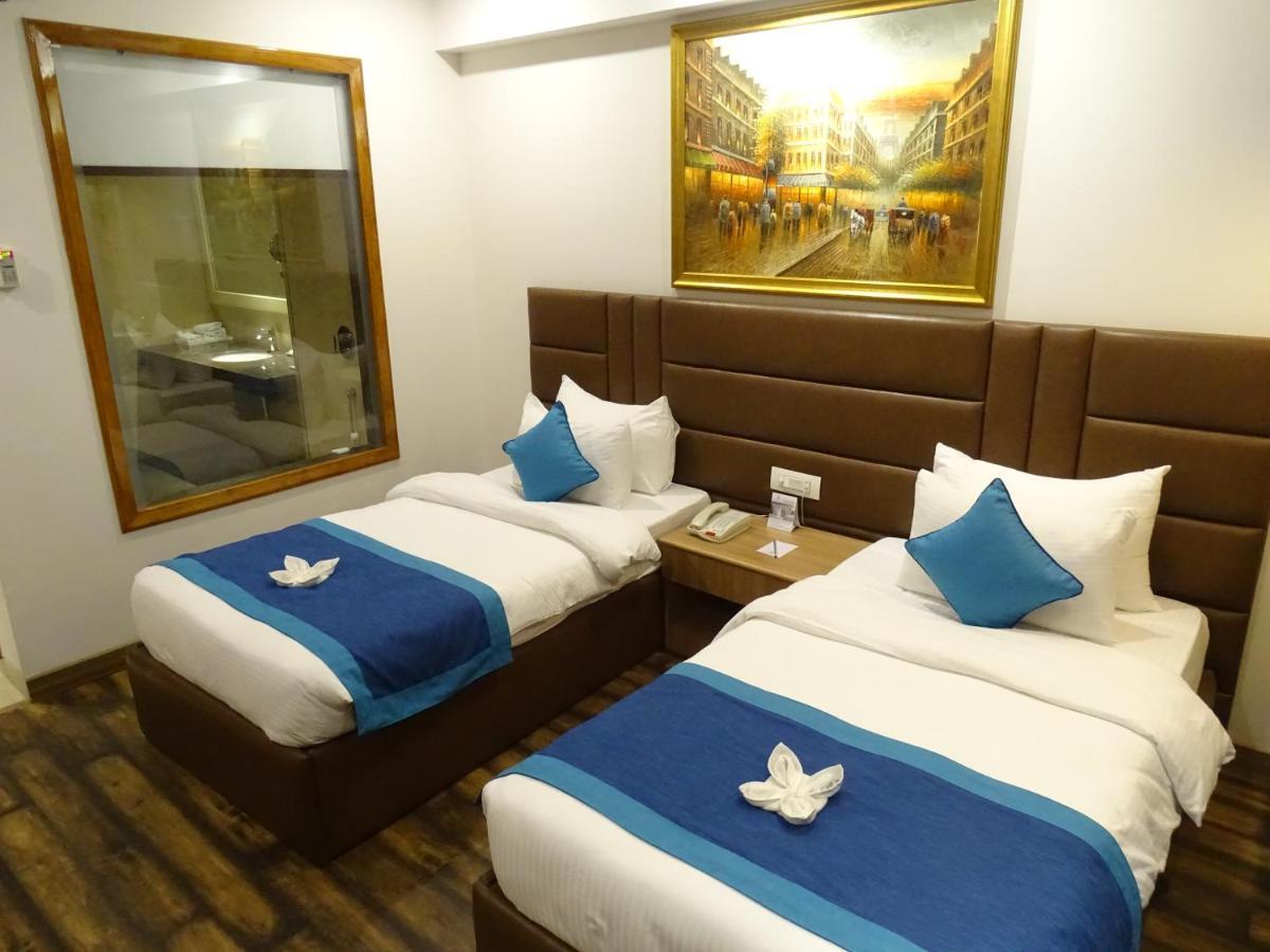 The Grand Arc Hotel & Convention Centre Shahjahanpur Esterno foto