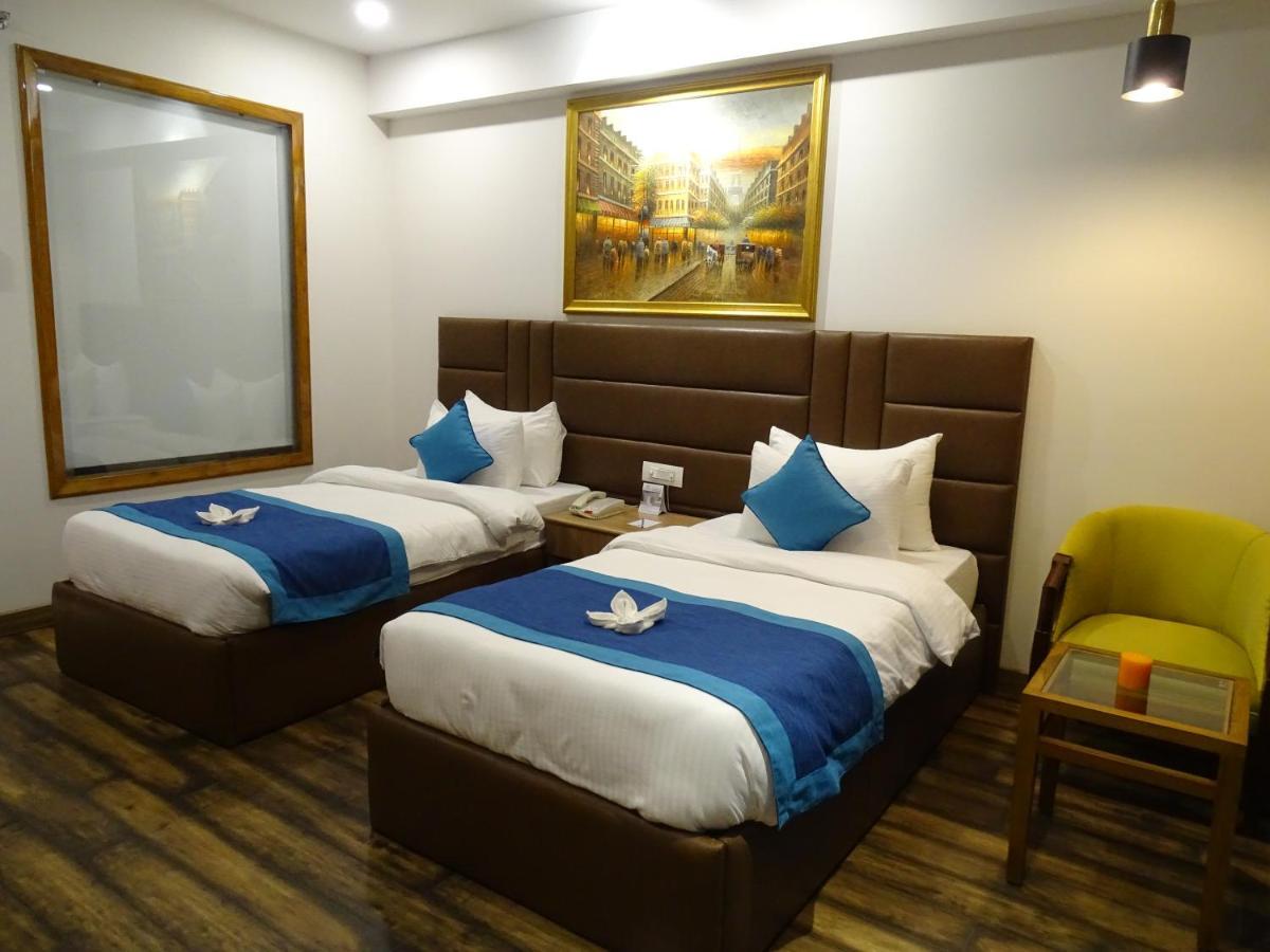 The Grand Arc Hotel & Convention Centre Shahjahanpur Esterno foto