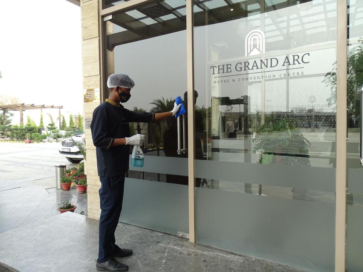 The Grand Arc Hotel & Convention Centre Shahjahanpur Esterno foto
