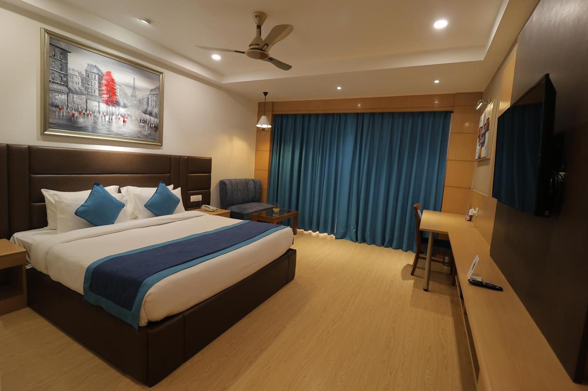 The Grand Arc Hotel & Convention Centre Shahjahanpur Esterno foto